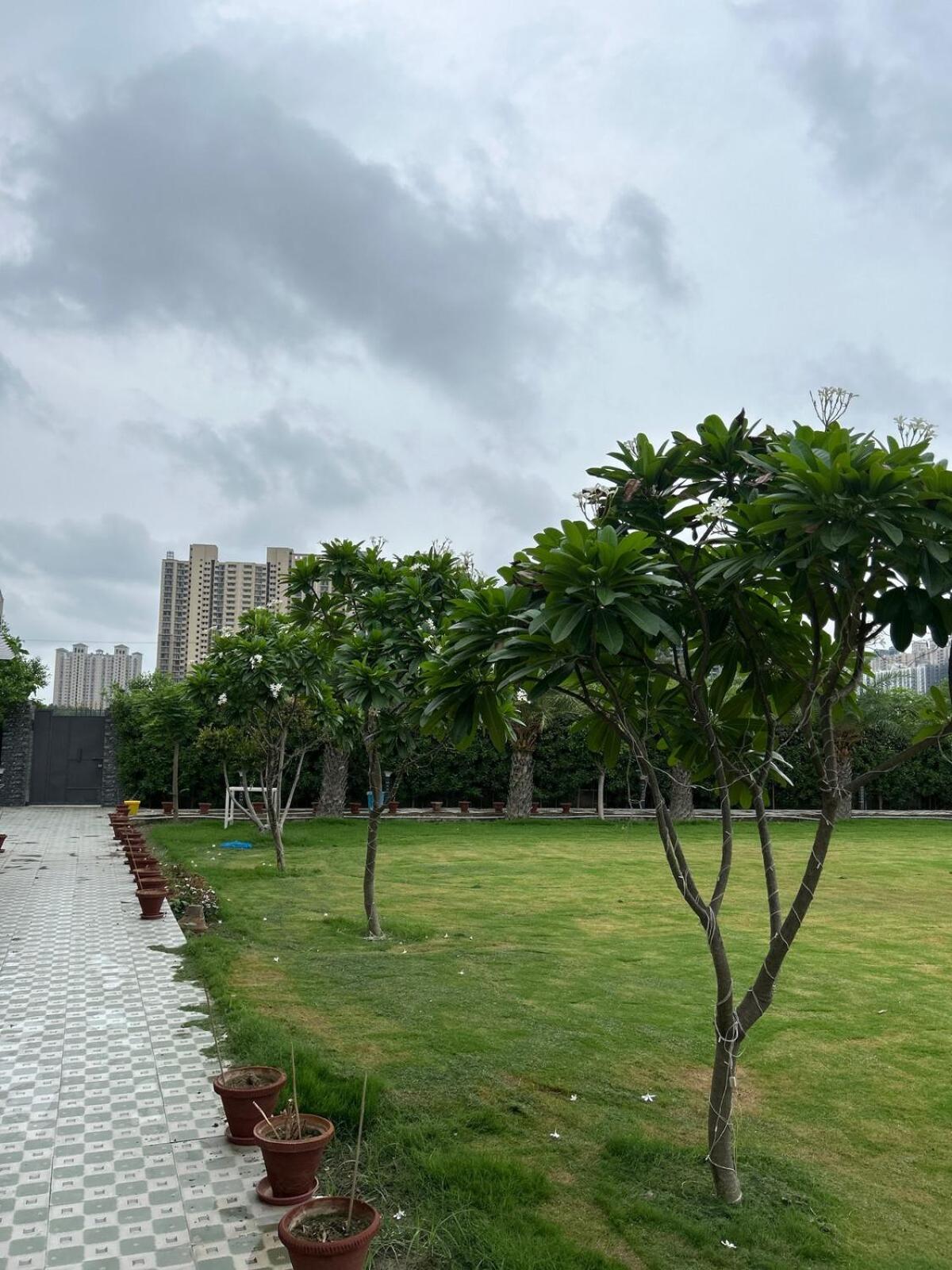 Vanraj Farm Greater Noida Exterior photo
